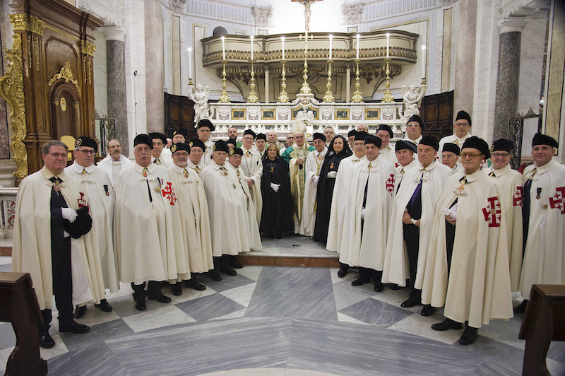 Photogallery Delegazioni di Foggia-S. Severo: Cerimonia di Investitura di Cavalieri e Dame dell’Ordine Equestre del Santo Sepolcro di Gerusalemme - Foggia 17 novembre 2019-Photogallery