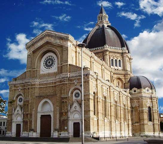  Basilica Cattedrale di San Pietro Apostolo in Cerignola